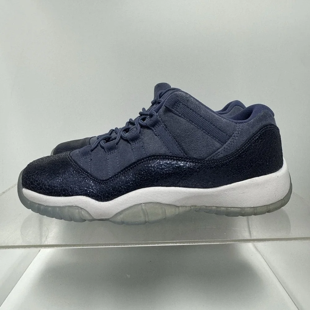 Air Jordan Retro 11 XI Low Blue Moon 580521-408 Youth Size 7Y / Women's Size 8.5